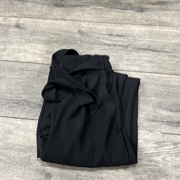 • Lululemon • Noir Wide Leg Belted Athletic Pants Black Womens 2 - Picture 3 of 5